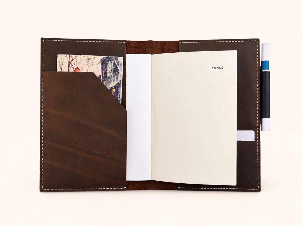 4-hour-leather-workshop-hoi-an-leather-notebook-cover-with-notebook