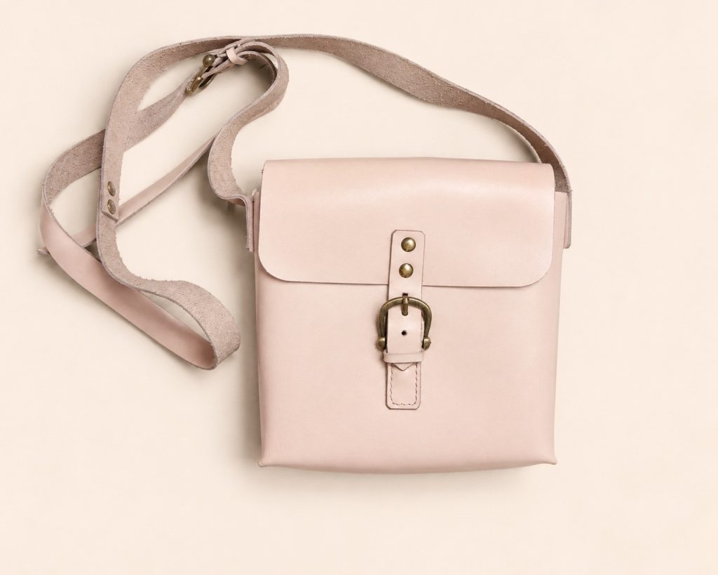 4-hour-leather-workshop-hoi-an-square-crossbody-bag-front