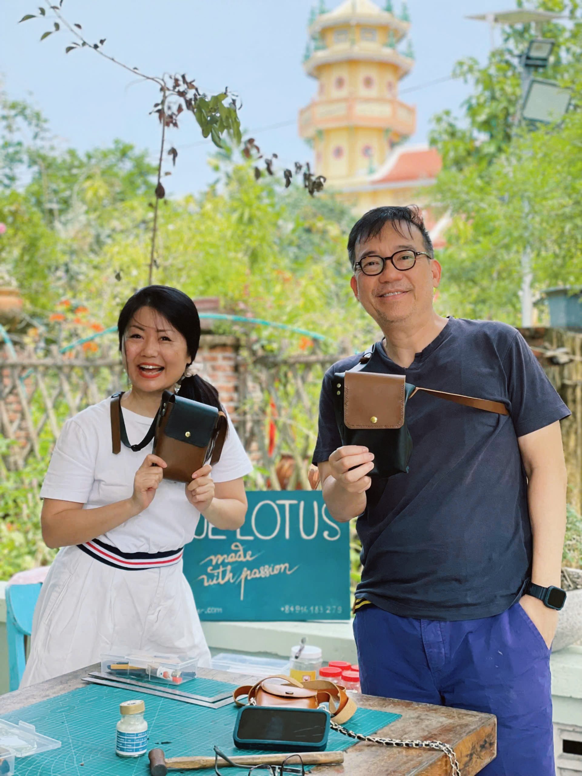meadows-4-hour-leather-workshop-hoi-an-couple-handmade-bags